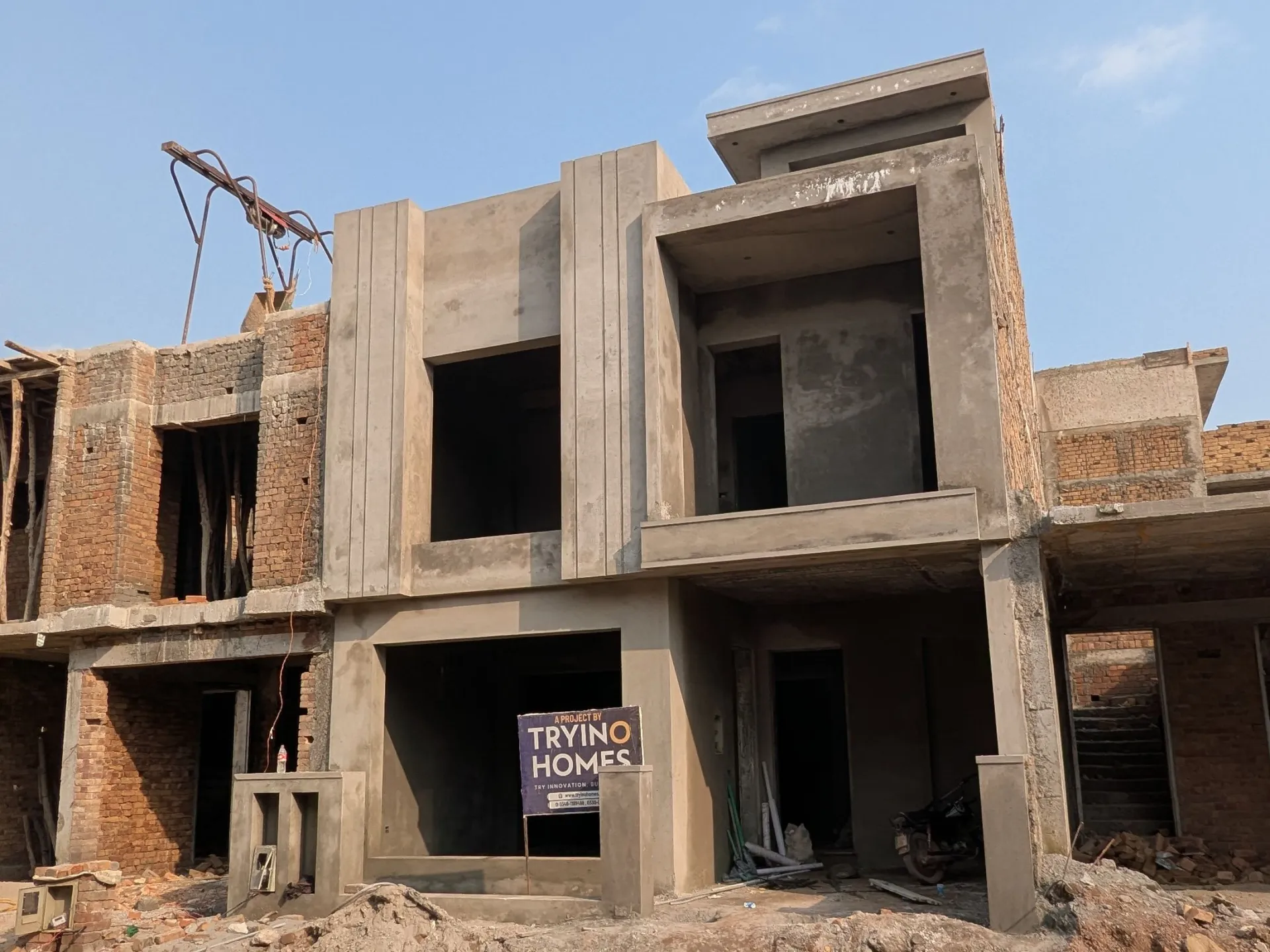 Ongoing Grey Structure construction by Tryino Homes in Parkview City, Plot B-503 — photo 9
