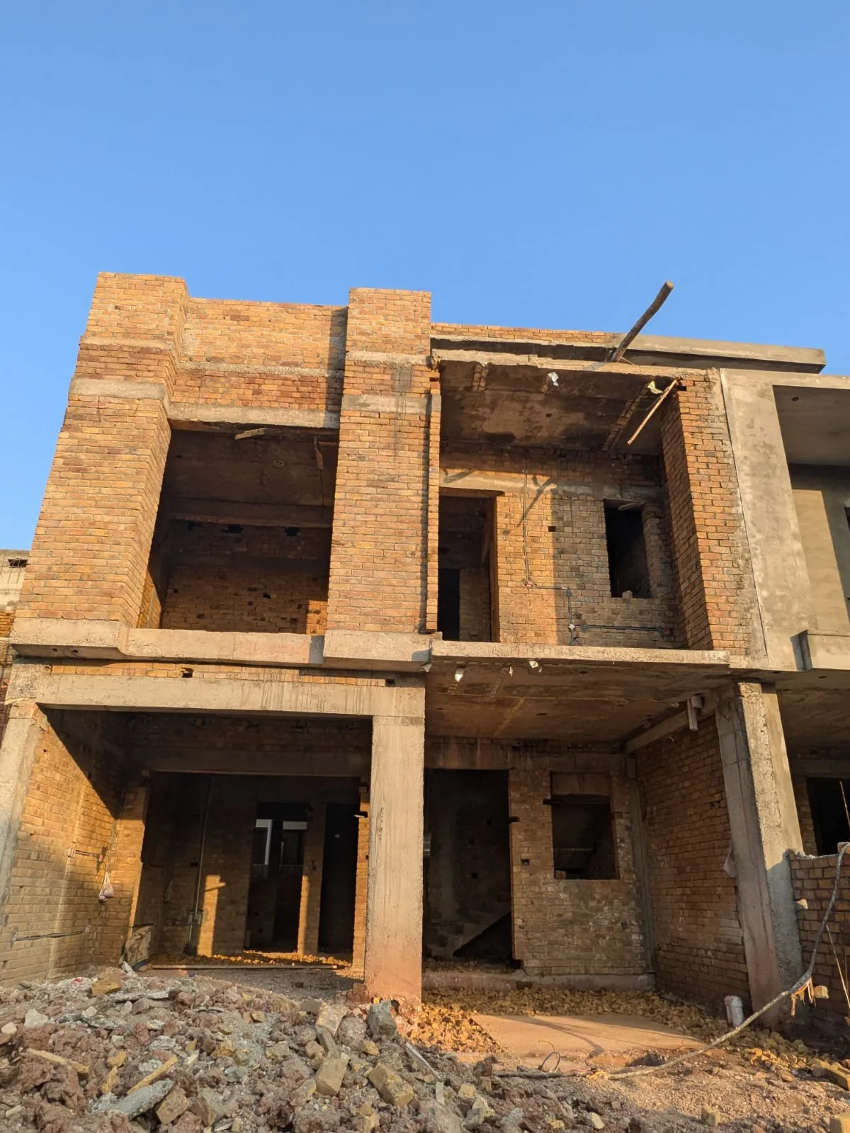 5 Marla Grey Structure ongoing in Parkview City (Plot B-600)