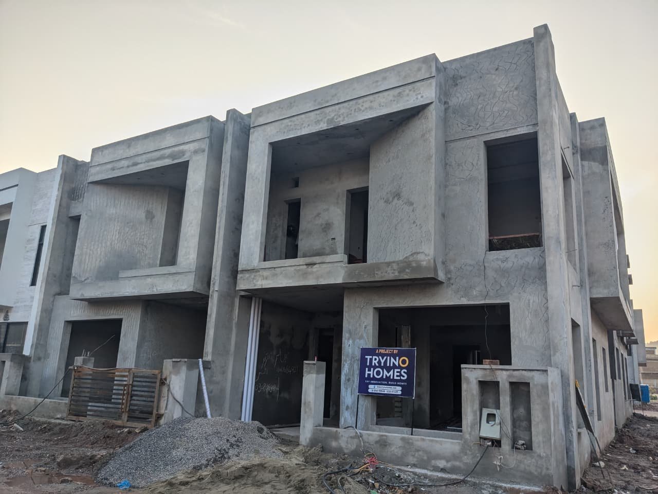 Ongoing Grey Structure construction by Tryino Homes in Parkview City, Plot B-437 — photo 2