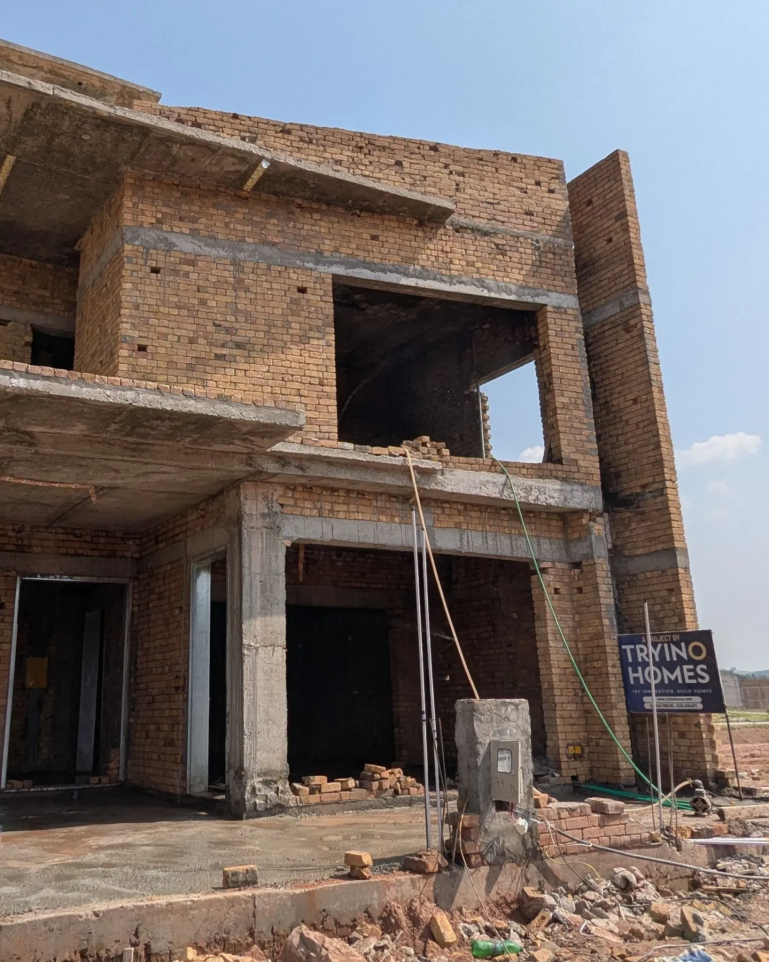 10 Marla Grey Structure ongoing in Parkview City (Plot C-74)