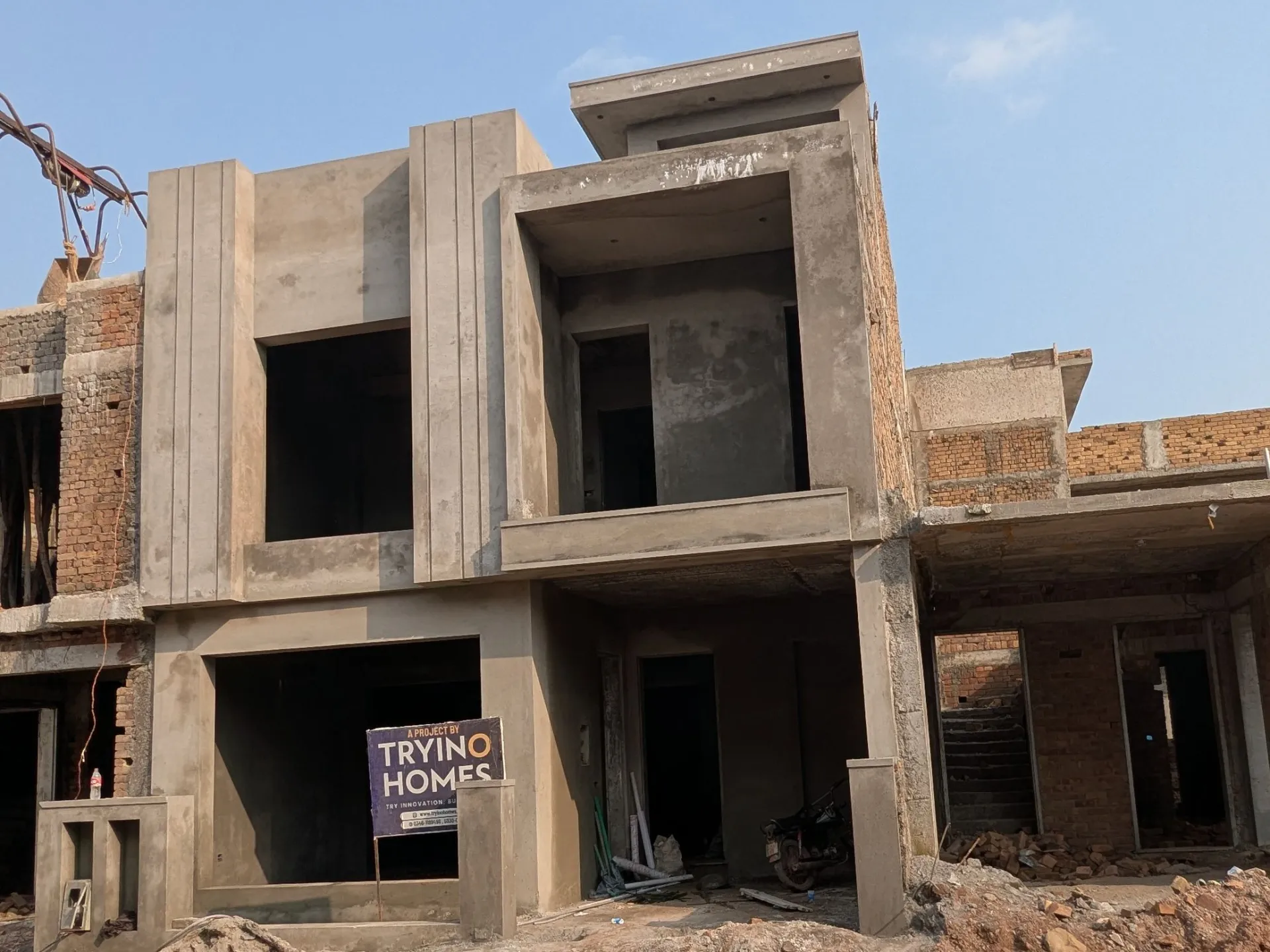 Ongoing Grey Structure construction by Tryino Homes in Parkview City, Plot B-503 — photo 10