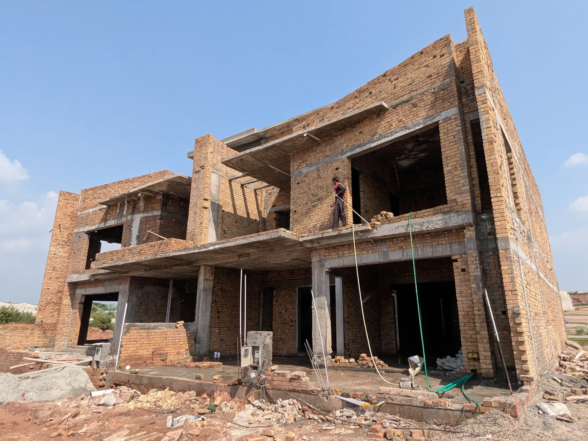 Ongoing Grey Structure construction by Tryino Homes in Parkview City, Plot C-74 — photo 4
