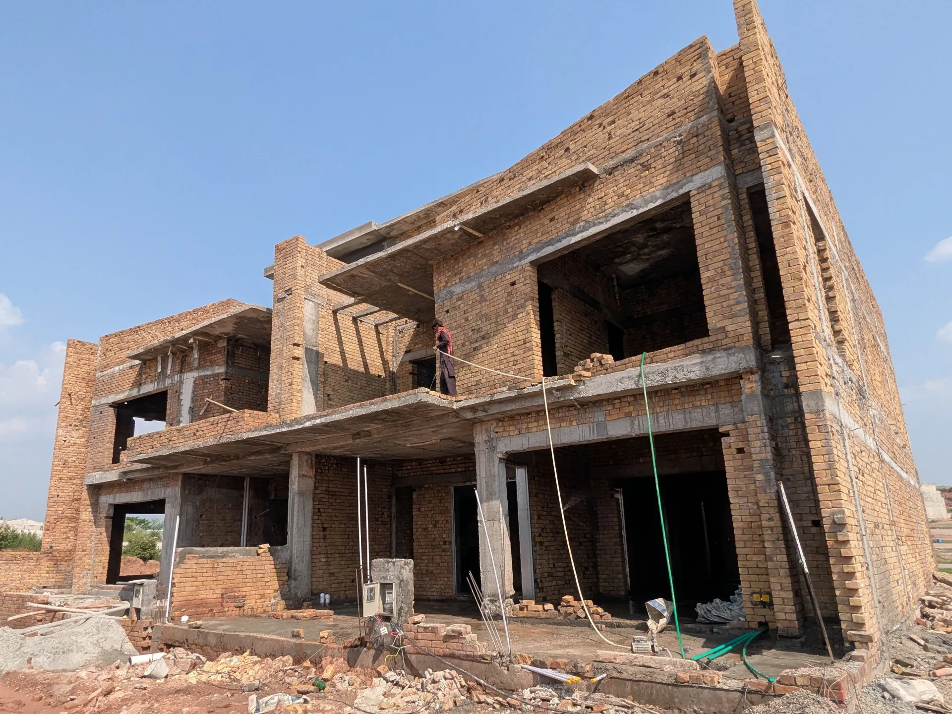 Ongoing Grey Structure construction by Tryino Homes in Parkview City, Plot C-74 — photo 5